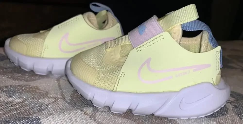 NEW! Toddler Nike Flex Runner -2(9 months)